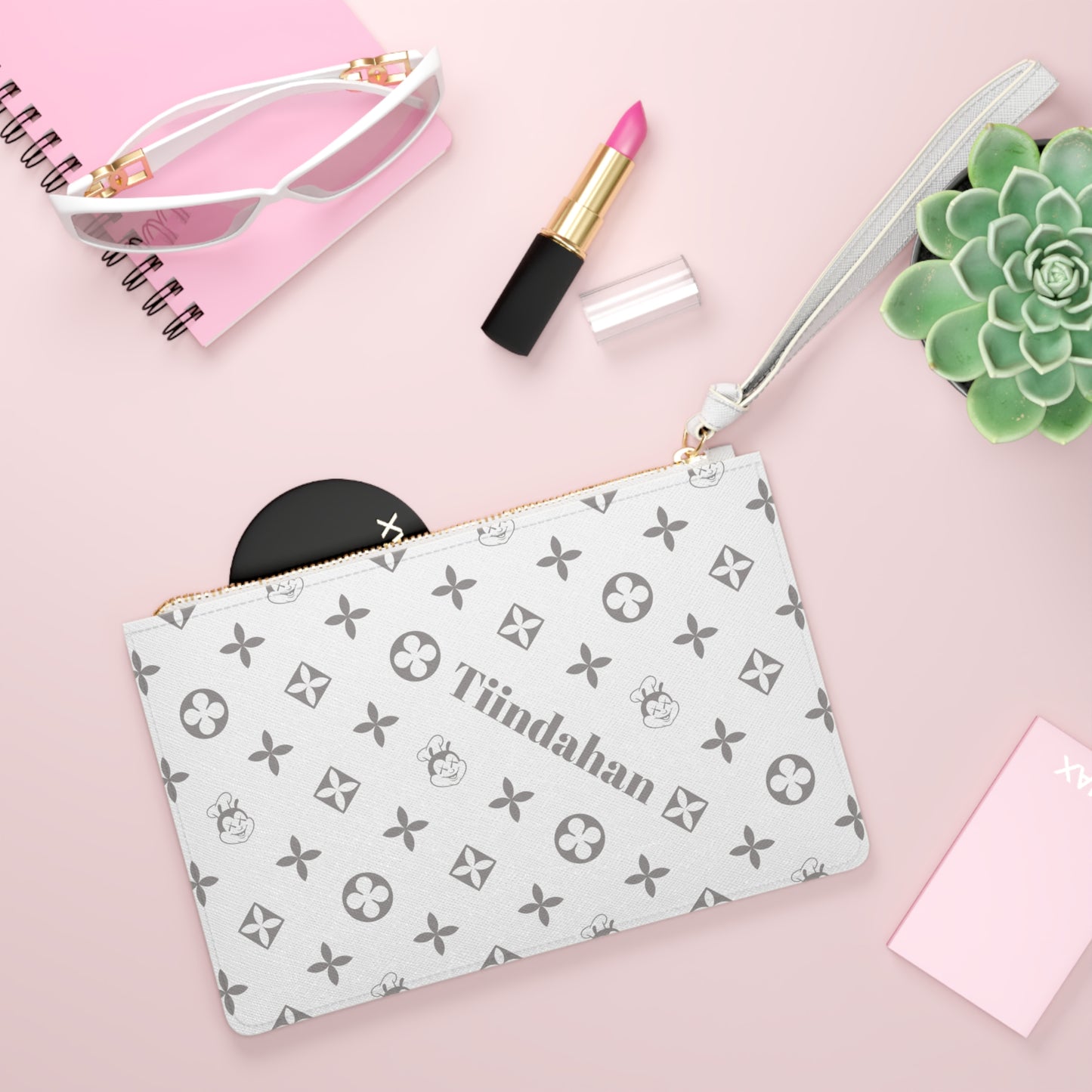 Tiindahan White Clutch Bag